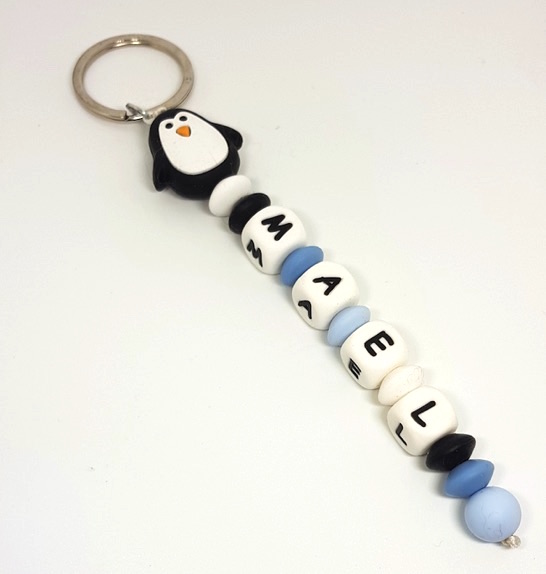 porte clé pingouin noir bleu blanc Mael prénom