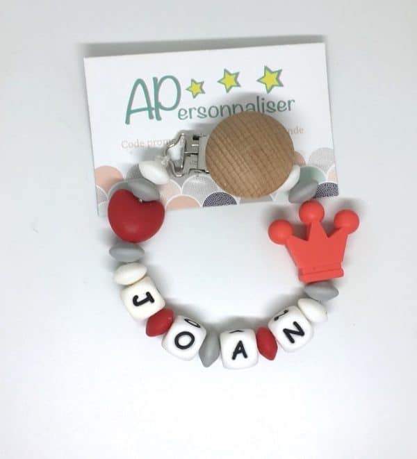 accroche-tetine-couronne-rouge-coeur-grise-prenom-apersonnaliser