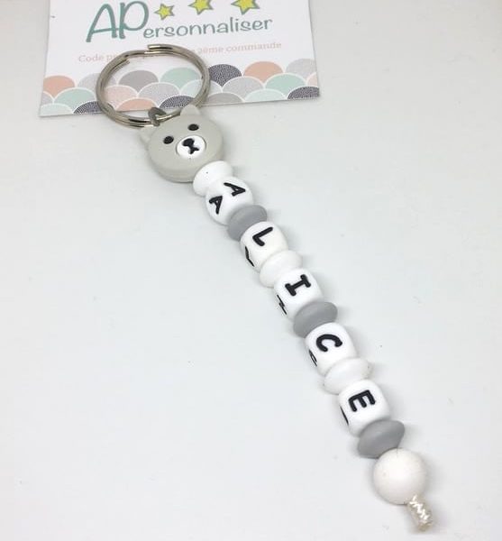 porte-clef-a-personnaliser-forme-ourson-blanc-silicone-prenom