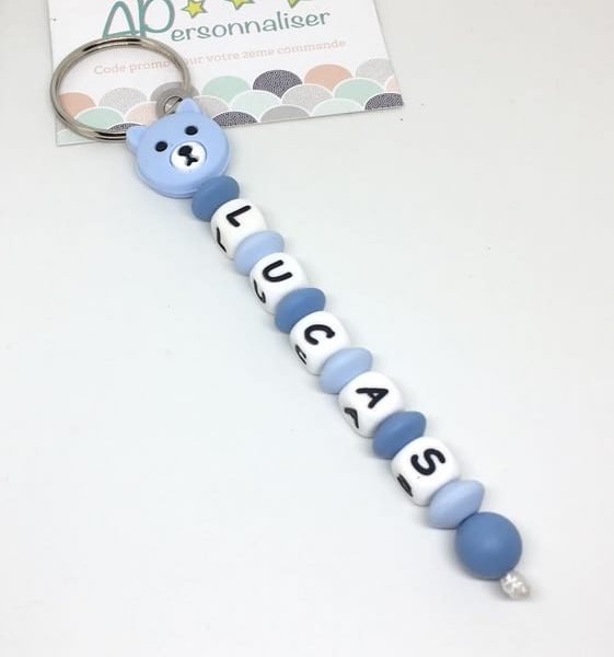 porte-cles-a-personnaliser-forme-ourson-bleu-silicone-prenom