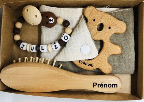 coffret-naissance-bavoir-koala-attache-tetine-ourson-brosse-bois-avec-prenom