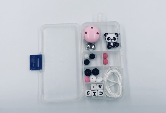 kit-attache-tetine-panda-rose-a-fabriquer-soi-meme